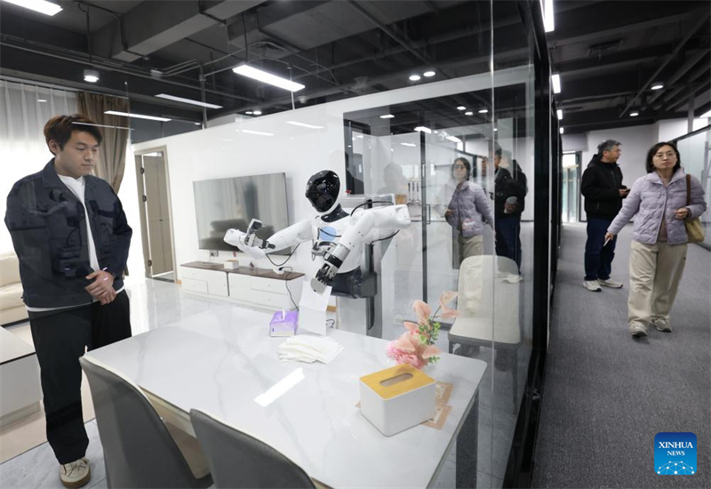 En photos : des robots humanoïdes formés à l'« École des Robots » de Beijing