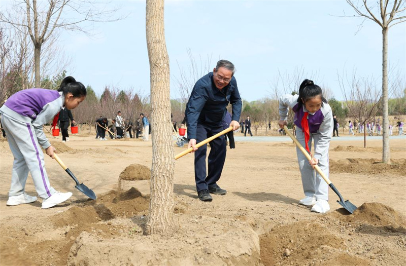 Xi Jinping appelle à mobiliser l'ensemble de la société autour des initiatives de reboisement