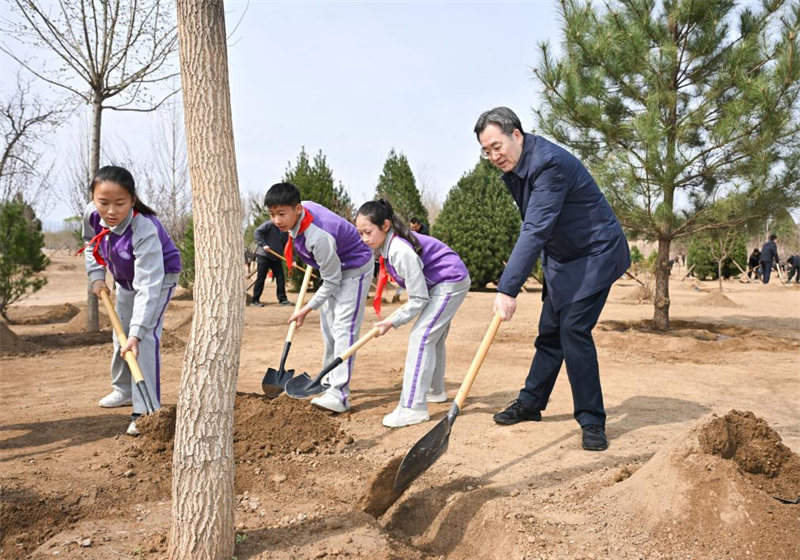 Xi Jinping appelle à mobiliser l'ensemble de la société autour des initiatives de reboisement