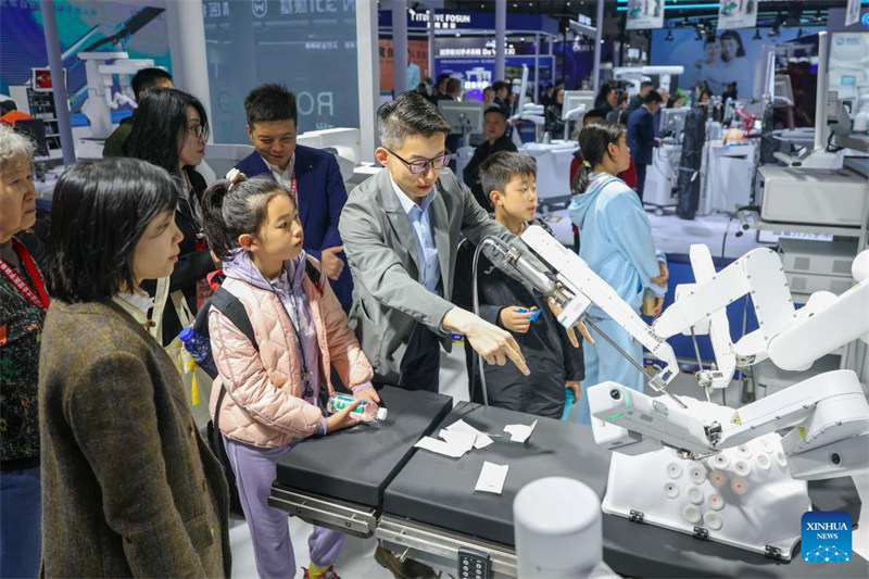 Chongqing : ouverture de la Conférence et de l'Exposition des équipements médicaux de Chine 2026