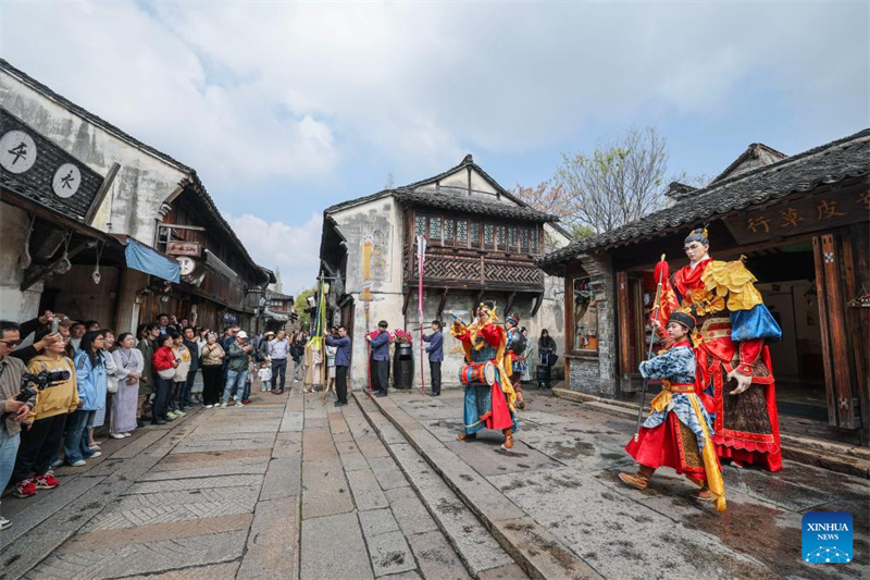 Zhejiang : ouverture d'une foire traditionnelle à Wuzhen