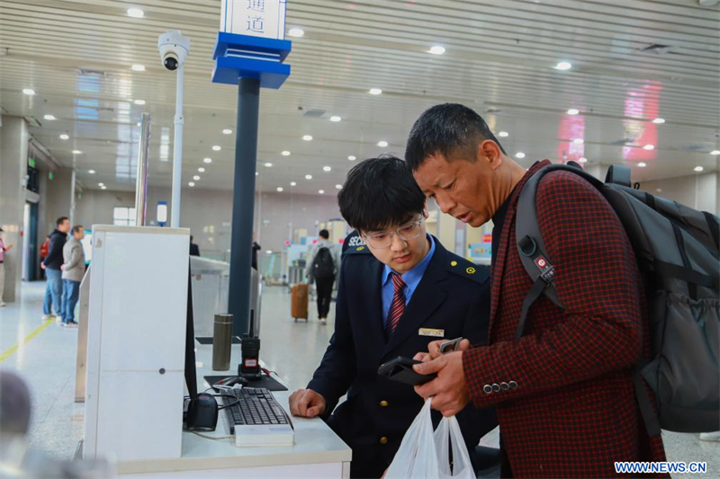 La Chine enregistre plus de 845 millions de voyages de passagers pendant les congés de la fête de Qingming