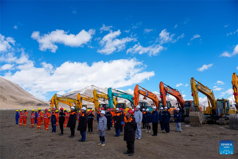 Xizang : début de la construction d'une centrale solaire thermique à 4 550 mètres d'altitude à Damxung