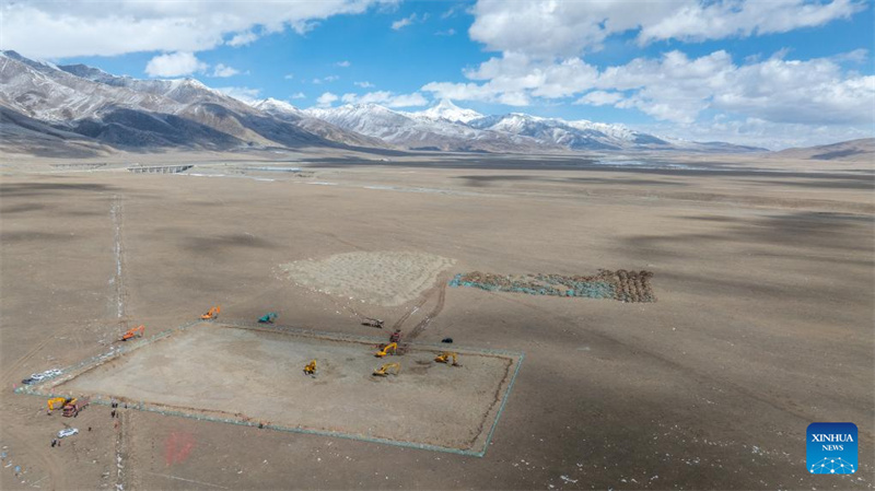 Xizang : début de la construction d'une centrale solaire thermique à 4 550 mètres d'altitude à Damxung