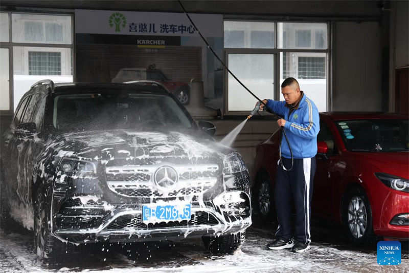 Guangdong : un lave-auto de Shenzhen illustre les efforts de la Chine pour offrir un travail digne à certaines des personnes les plus vulnérables