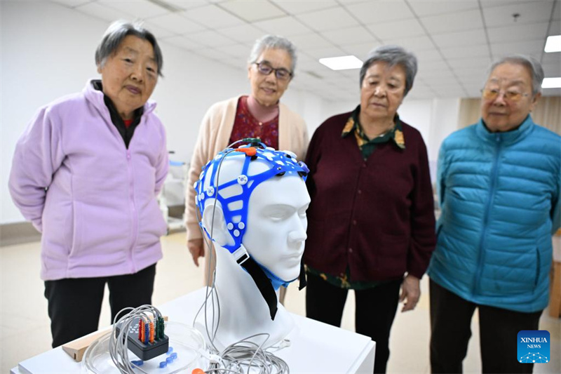 Shandong : des robots de soins aux personnes âgées formés et testés à Qingdao