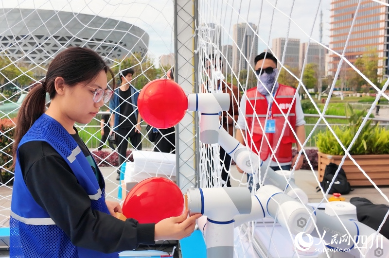 Sichuan : début des Championnats du monde de sports de drones à Chengdu