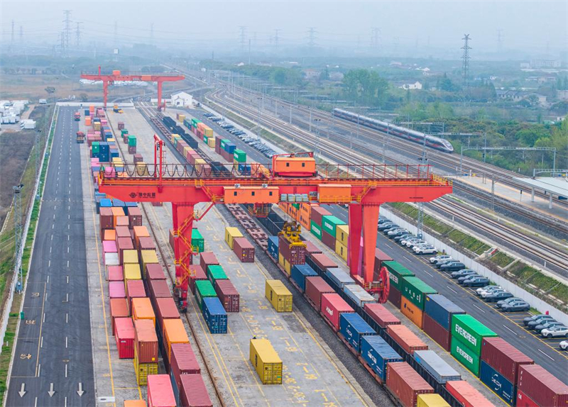 Le commerce extérieur de la Chine en hausse de 15% au cours du premier trimestre