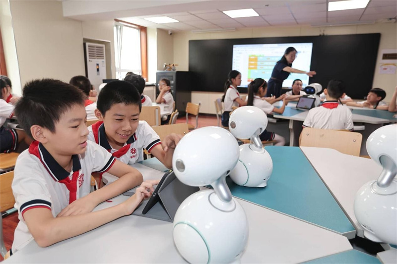 Les grands modèles chinois de plus en plus populaires chez les utilisateurs du monde entier