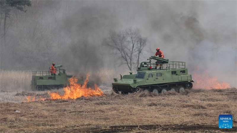 Liaoning : un exercice de lutte contre l'incendie mené à Shenyang
