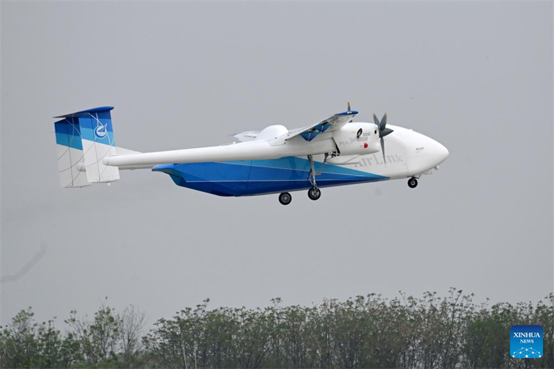 Shaanxi : le système d'avion cargo commercial autonome chinois HH-200 a effectué son vol inaugural à Pucheng