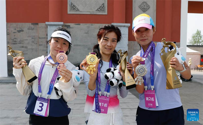 Un robot humanoïde bat le record du monde du semi-marathon humain à Beijing