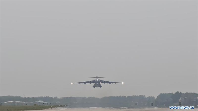 La Chine envoie un avion Y-20B pour transporter les dépouilles de soldats depuis la République de Corée