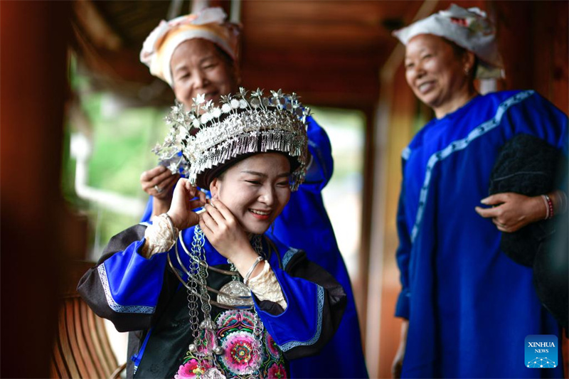 Guizhou : les habitants célèbrent la fête du Sanyuesan