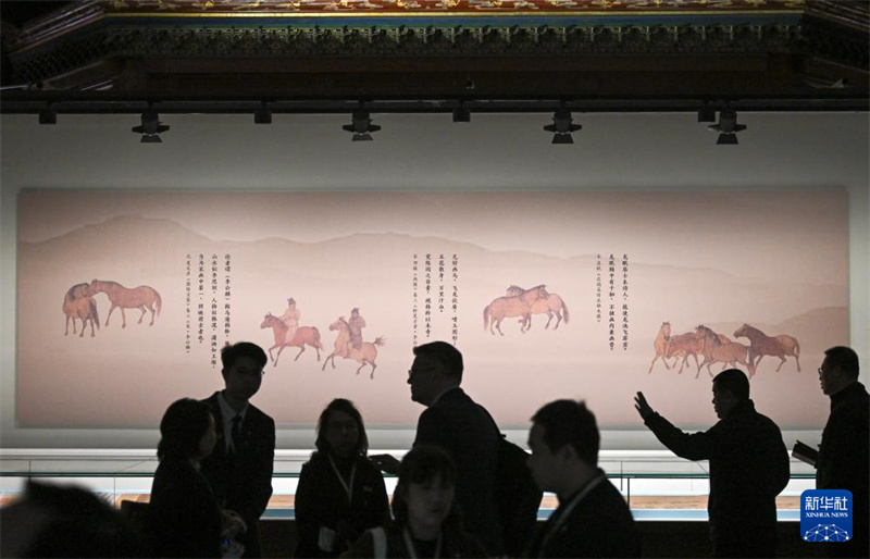Beijing : ouverture de l'exposition « Coursiers divins : l'univers du cheval dans les collections de peintures et de calligraphies du Musée du Palais »