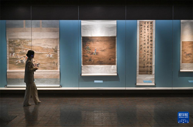 Beijing : ouverture de l'exposition « Coursiers divins : l'univers du cheval dans les collections de peintures et de calligraphies du Musée du Palais »