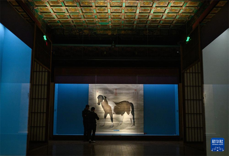 Beijing : ouverture de l'exposition « Coursiers divins : l'univers du cheval dans les collections de peintures et de calligraphies du Musée du Palais »