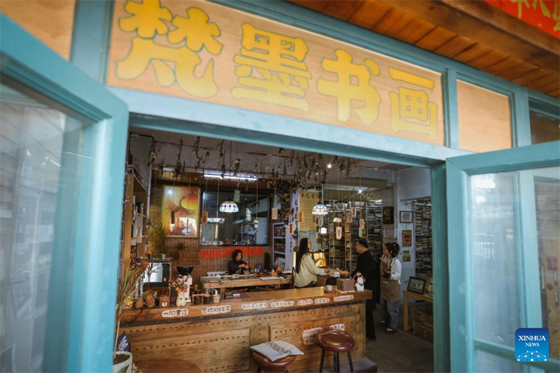 Jilin : une librairie de vieux quartier de Changchun devient un havre pour les amoureux des livres