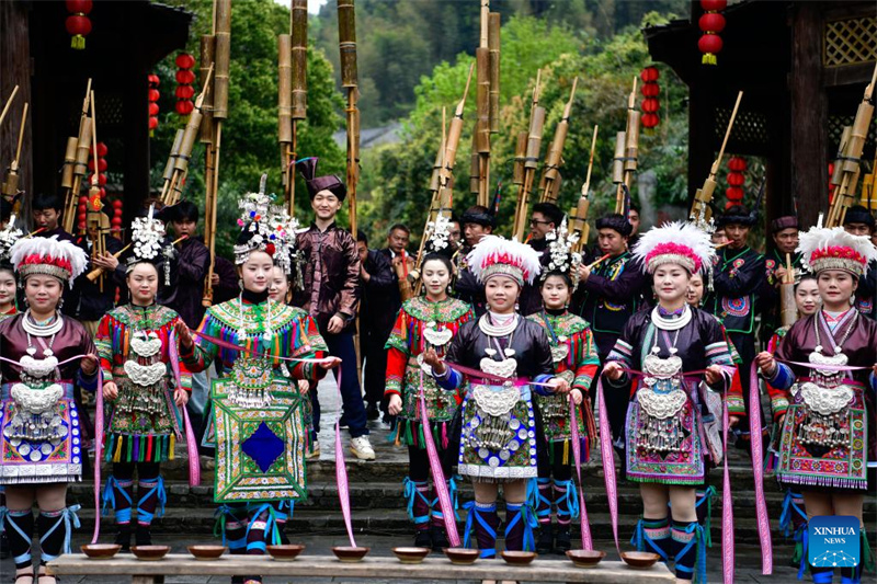 Guizhou : un aperçu des ornements en argent de l'ethnie Dong à Liping