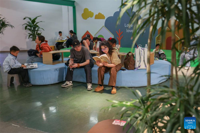 Jilin : les librairies traditionnelles de Changchun se transforment en espaces de lecture innovants