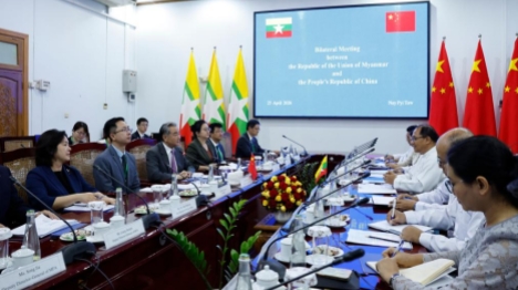 Le MAE chinois rencontre son homologue du Myanmar