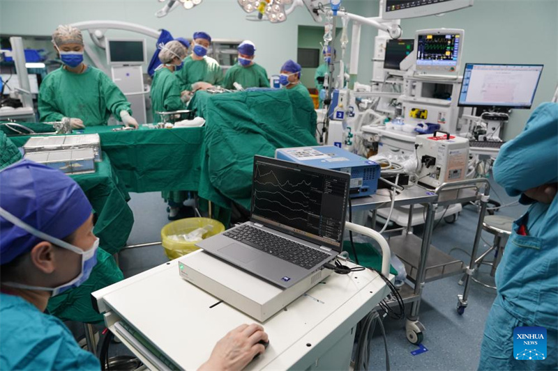 Jiangxi : l'hôpital de Nanchang réalise avec succès l'exploitation clinique du système d'interface cerveau-ordinateur « Triple-F »