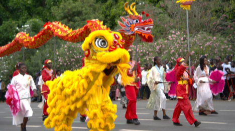 La culture traditionnelle chinoise fait ses débuts lors des célébrations de la fête de l'indépendance du Togo