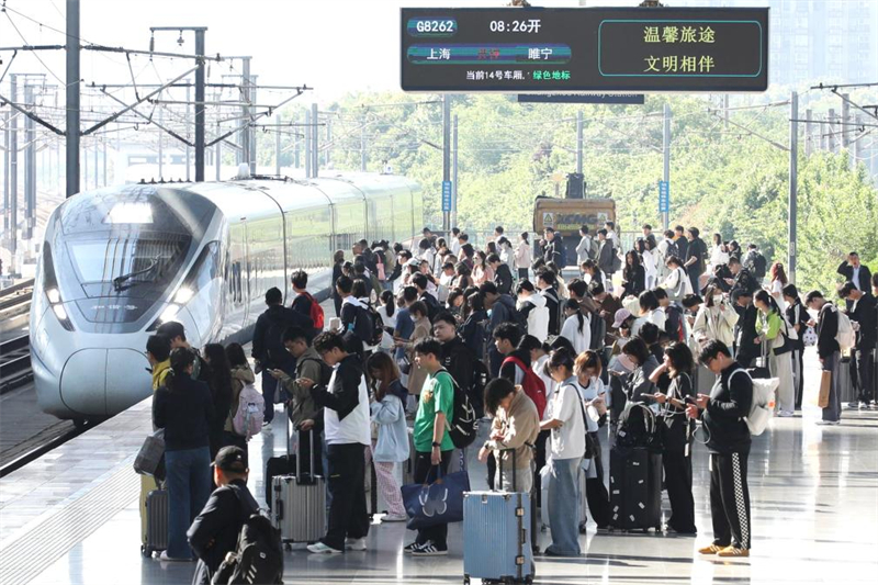 Chine : le nombre de voyages ferroviaires dépasse 100 millions pendant les congés du 1er mai