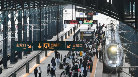 Chine : le nombre de voyages ferroviaires dépasse 100 millions pendant les congés du 1er mai