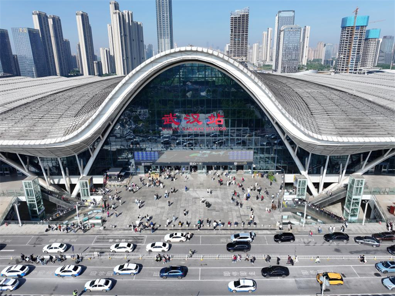 Chine : nombre record de déplacements interrégionaux de passagers pendant les congés du 1er mai