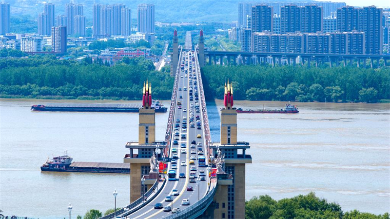 Chine : nombre record de déplacements interrégionaux de passagers pendant les congés du 1er mai