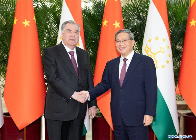 Le Premier ministre chinois rencontre le président tadjik