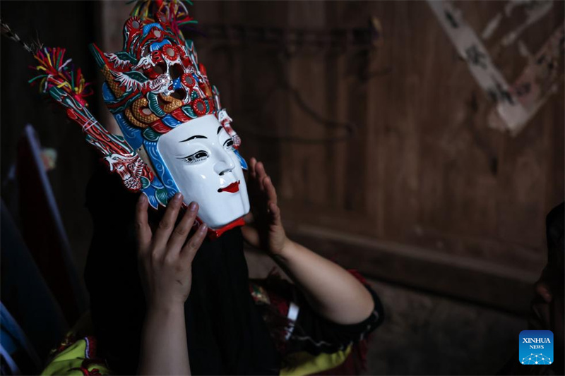 Guizhou : comment la passion de toujours de villageois contribue à préserver l'opéra Dixi
