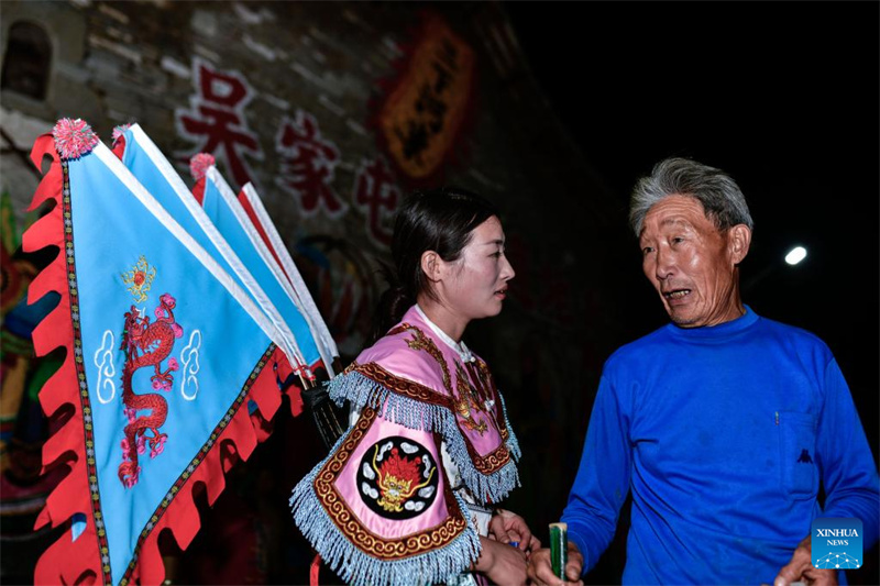 Guizhou : comment la passion de toujours de villageois contribue à préserver l'opéra Dixi
