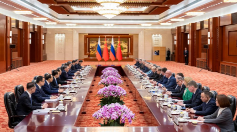 Le Premier ministre chinois rencontre le président russe
