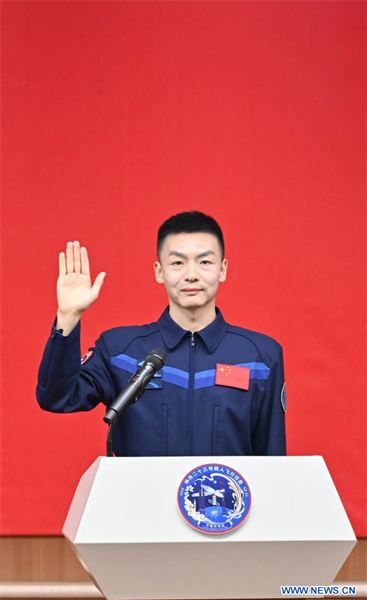 Les astronautes de la mission chinoise Shenzhou-23 rencontrent la presse