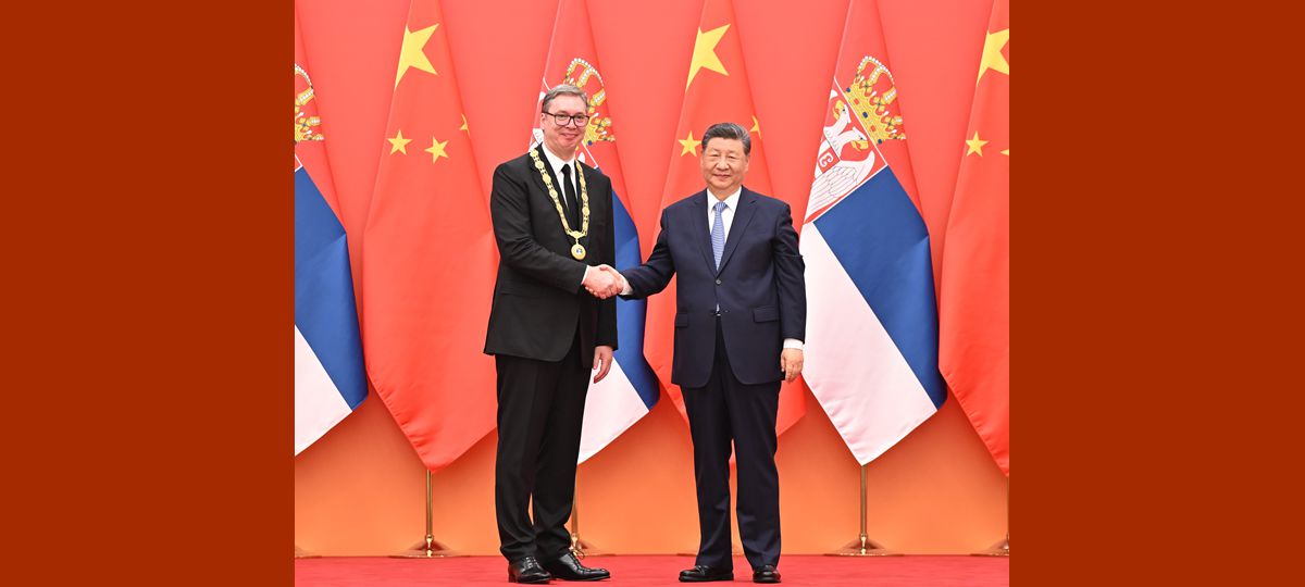Xi Jinping décerne la médaille de l'Amitié de la Chine au président serbe Aleksandar Vucic