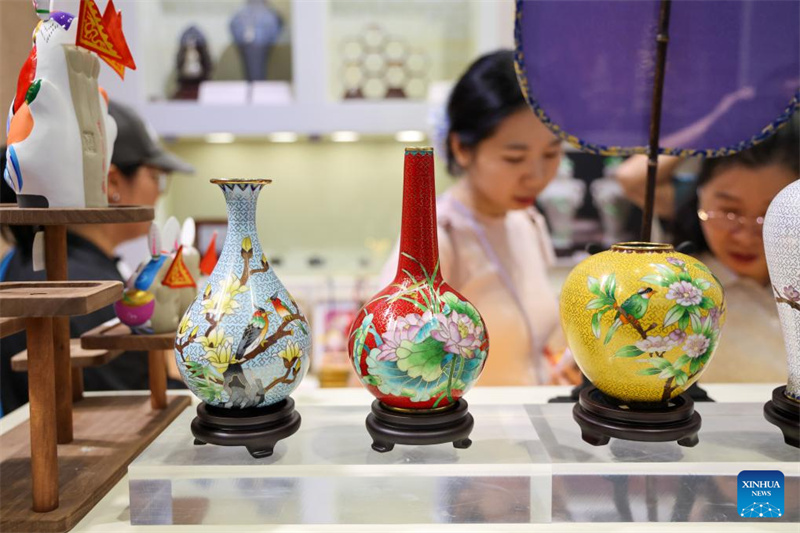 Guangdong : le Salon culturel de Shenzhen présente de riches trésors créatifs chinois