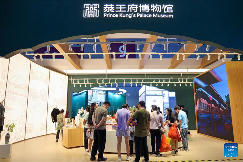 Guangdong : le Salon culturel de Shenzhen présente de riches trésors créatifs chinois