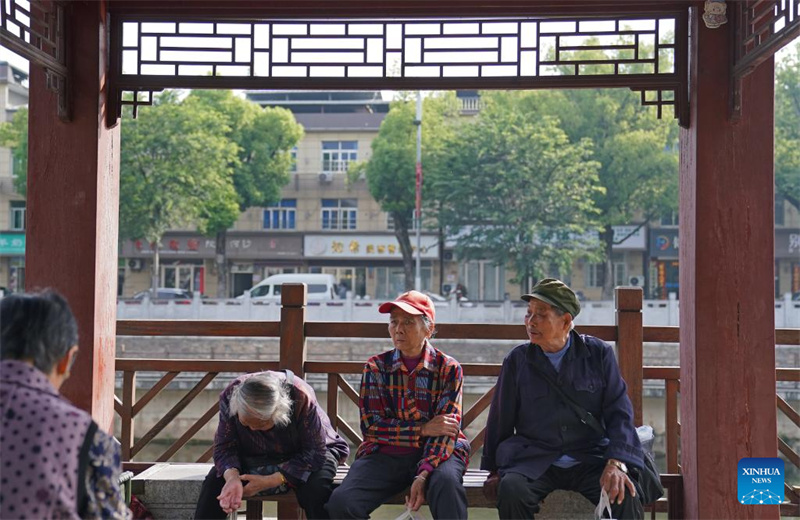 Jiangxi : à Jiujiang, le système du « marché fluctuant » atténue les conflits entre les vendeurs et les navetteurs du matin