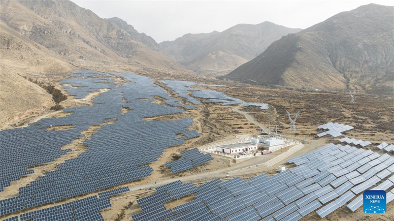 Xizang : l'énergie verte favorise un développement de haute qualité