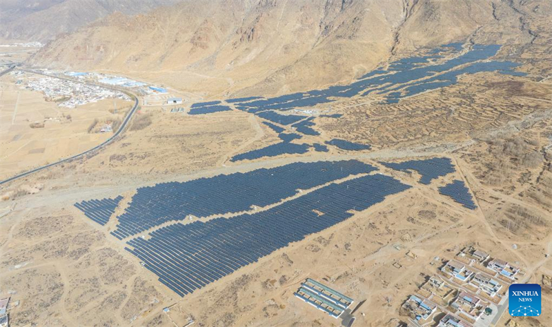 Xizang : l'énergie verte favorise un développement de haute qualité