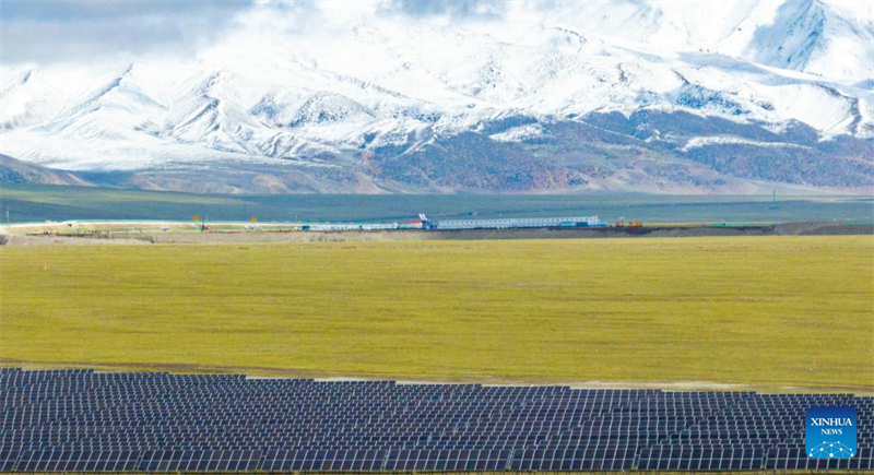 Xizang : l'énergie verte favorise un développement de haute qualité