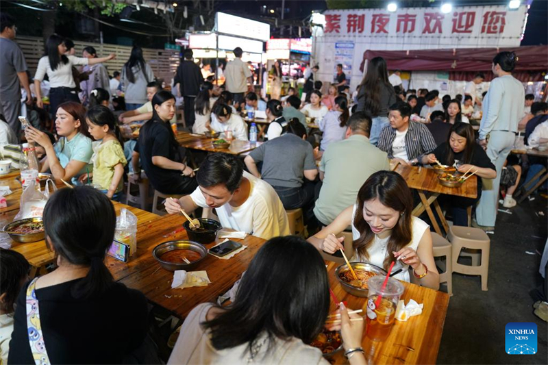 Jiangxi : le marché nocturne populaire de Zijing devient un symbole de l'économie nocturne de Nanchang