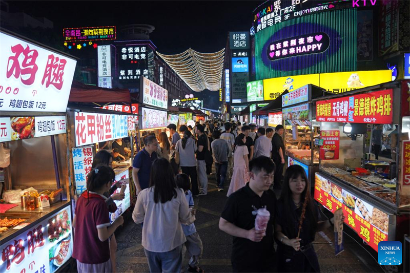 Jiangxi : le marché nocturne populaire de Zijing devient un symbole de l'économie nocturne de Nanchang