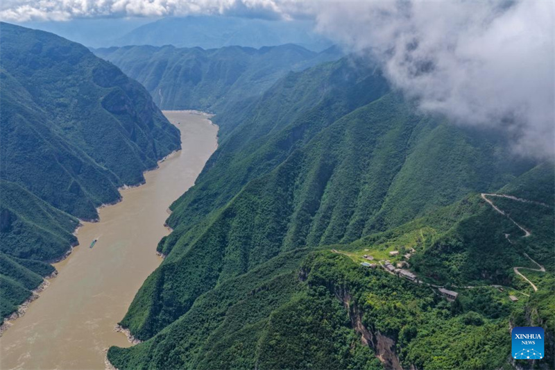 Chongqing : le paysage des gorges de Wuxia le long du fleuve Yangtsé après la pluie