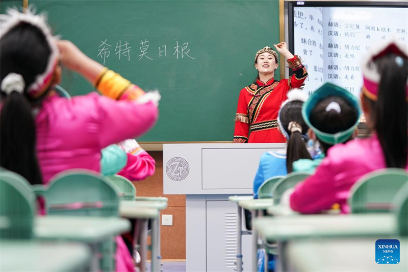Heilongjiang : la ville de Tongjiang s'efforce de préserver le patrimoine culturel immatériel du peuple Hezhe