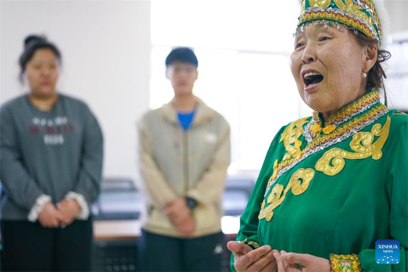 Heilongjiang : la ville de Tongjiang s'efforce de préserver le patrimoine culturel immatériel du peuple Hezhe