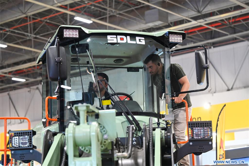 Turquie : des engins de construction chinois à énergie nouvelle en exposition à Istanbul