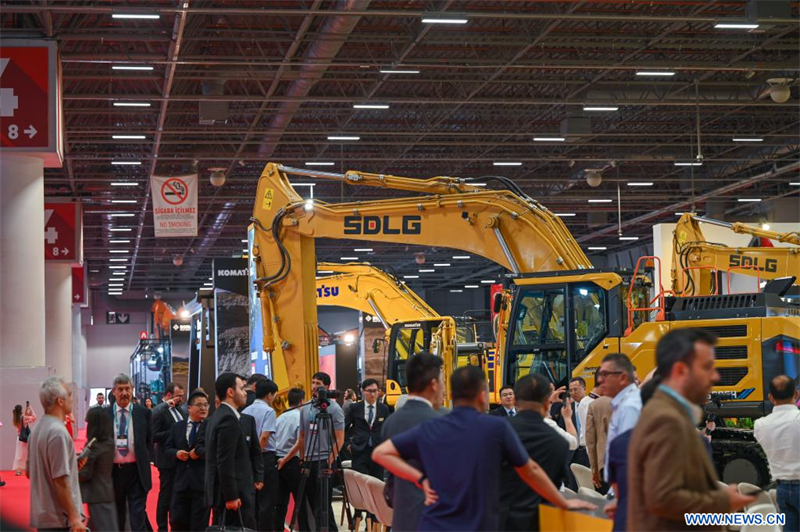 Turquie : des engins de construction chinois à énergie nouvelle en exposition à Istanbul